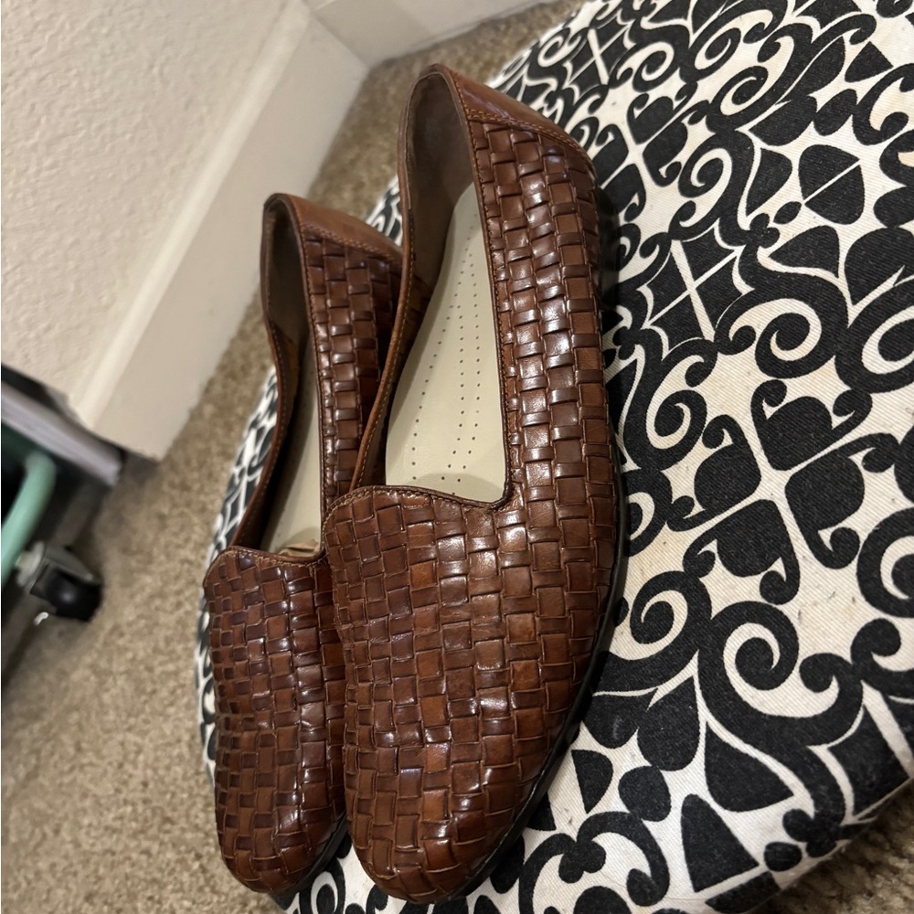 Trotters Liz Leather Loafers in Brown 8w - Picture 6 of 8